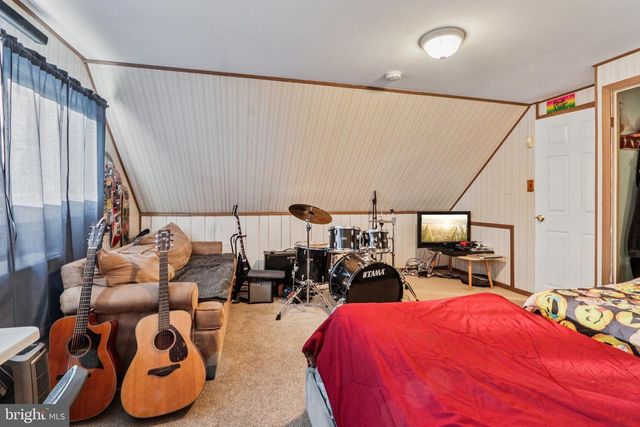 47 PLUMBRIDGE DR, Levittown, PA 19056