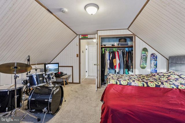 47 PLUMBRIDGE DR, Levittown, PA 19056