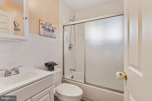 47 PLUMBRIDGE DR, Levittown, PA 19056