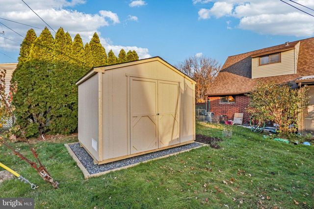 47 PLUMBRIDGE DR, Levittown, PA 19056