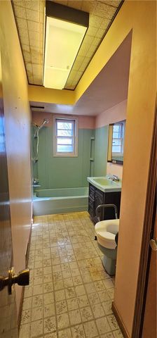 404 Ridgelawn Ave, Neshannock Twp, PA 16105