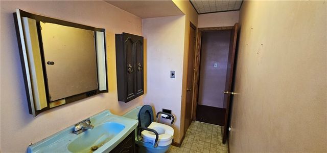 404 Ridgelawn Ave, Neshannock Twp, PA 16105