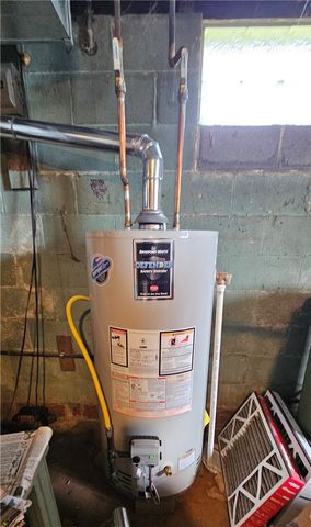 404 Ridgelawn Ave, Neshannock Twp, PA 16105