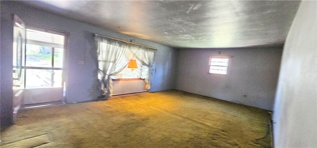 404 Ridgelawn Ave, Neshannock Twp, PA 16105