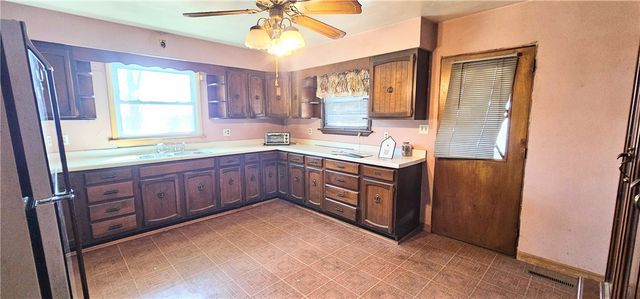 404 Ridgelawn Ave, Neshannock Twp, PA 16105