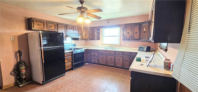 404 Ridgelawn Ave, Neshannock Twp, PA 16105