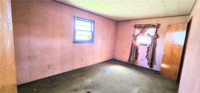 404 Ridgelawn Ave, Neshannock Twp, PA 16105