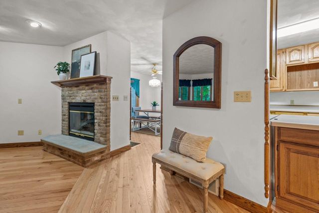 17 PAMELA COURT, Appleton, WI 54915
