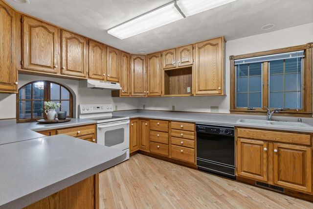 17 PAMELA COURT, Appleton, WI 54915