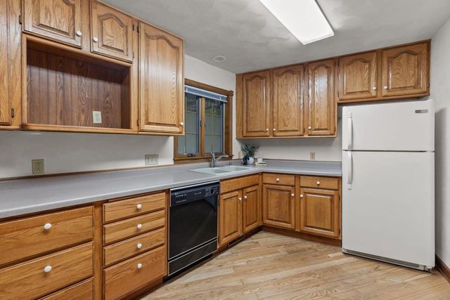 17 PAMELA COURT, Appleton, WI 54915