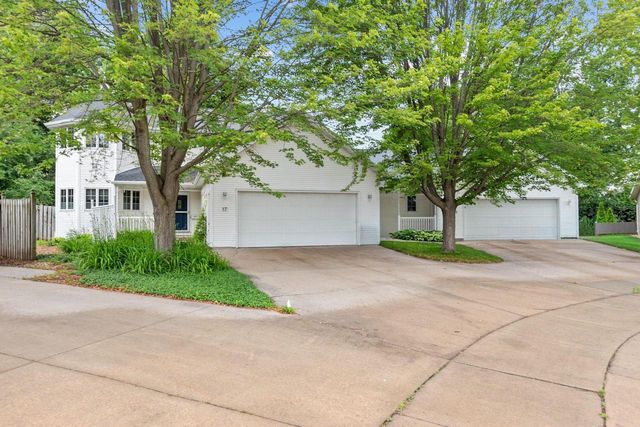 17 PAMELA COURT, Appleton, WI 54915