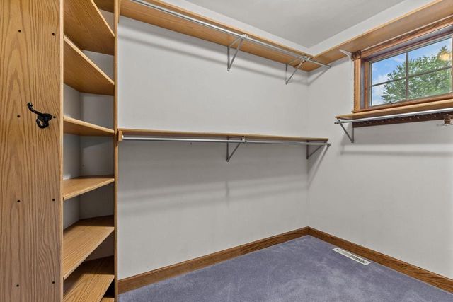 17 PAMELA COURT, Appleton, WI 54915