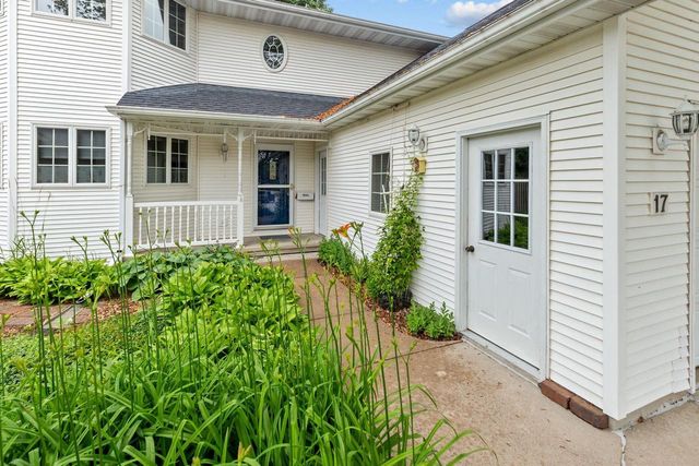17 PAMELA COURT, Appleton, WI 54915