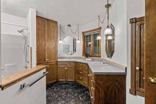 17 PAMELA COURT, Appleton, WI 54915