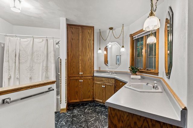 17 PAMELA COURT, Appleton, WI 54915