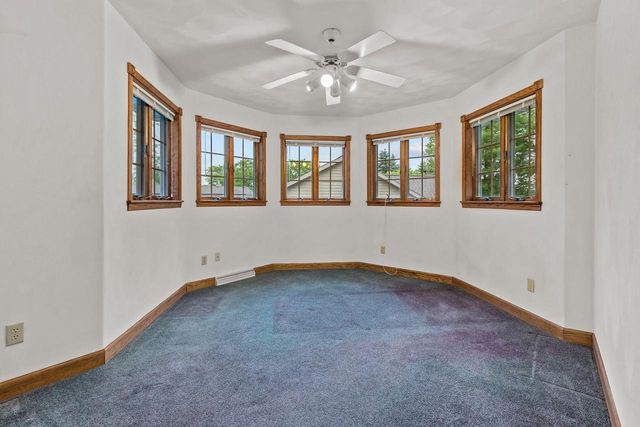 17 PAMELA COURT, Appleton, WI 54915