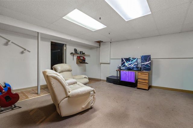 17 PAMELA COURT, Appleton, WI 54915