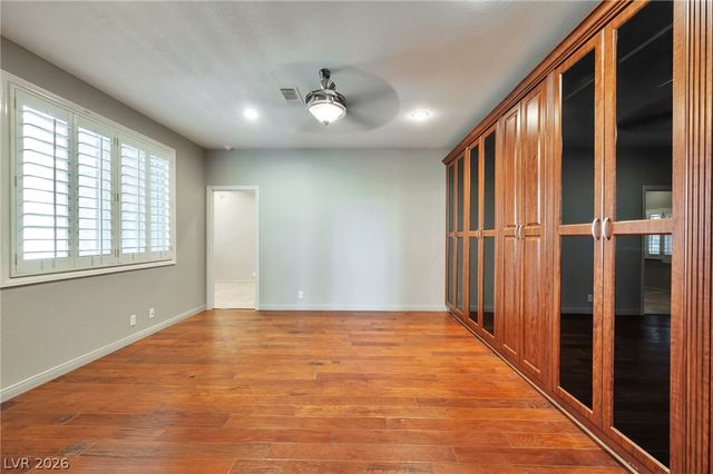 7802 Harbour Towne Avenue, Las Vegas, NV 89113