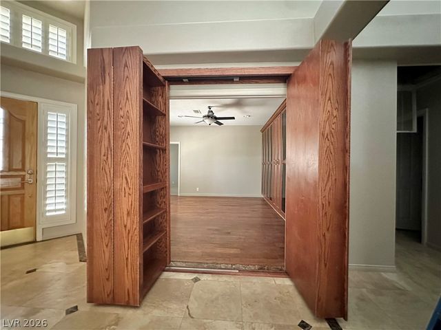 7802 Harbour Towne Avenue, Las Vegas, NV 89113