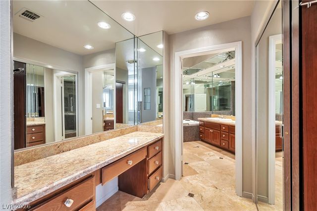 7802 Harbour Towne Avenue, Las Vegas, NV 89113