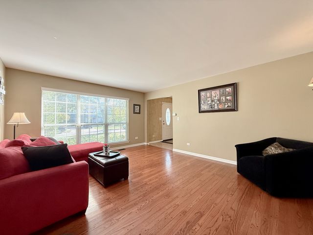 1664 Brighton Drive, Mundelein, IL 60060