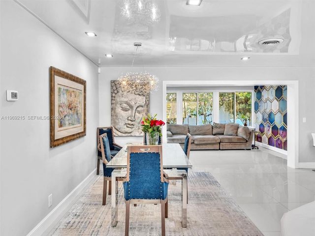 5121 NE 30th Ter, Lighthouse Point, FL 33064