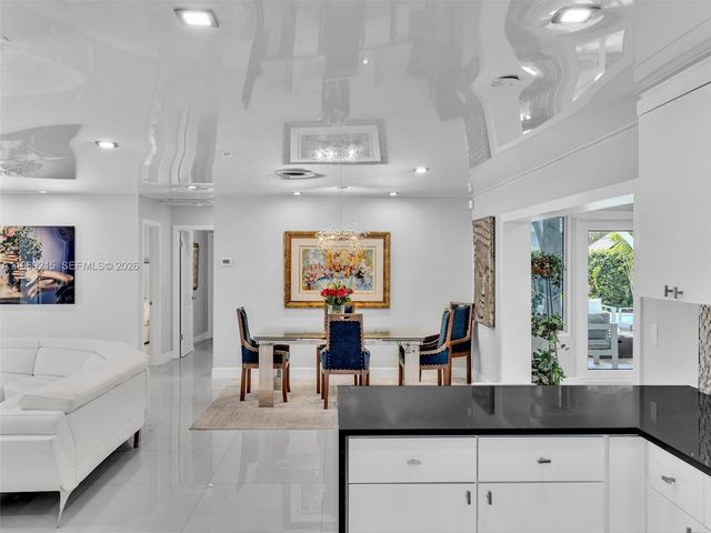 5121 NE 30th Ter, Lighthouse Point, FL 33064