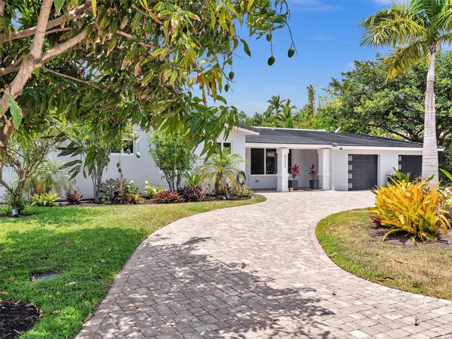 5121 NE 30th Ter, Lighthouse Point, FL 33064