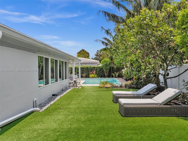 5121 NE 30th Ter, Lighthouse Point, FL 33064