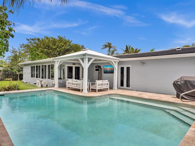 5121 NE 30th Ter, Lighthouse Point, FL 33064