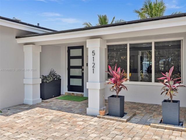 5121 NE 30th Ter, Lighthouse Point, FL 33064