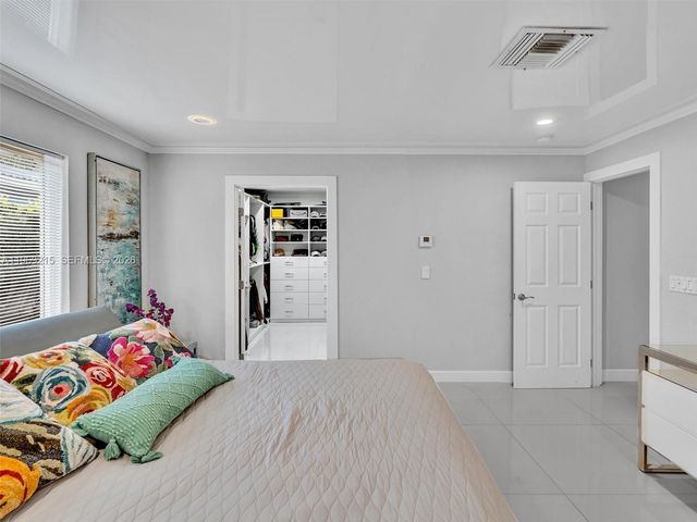 5121 NE 30th Ter, Lighthouse Point, FL 33064