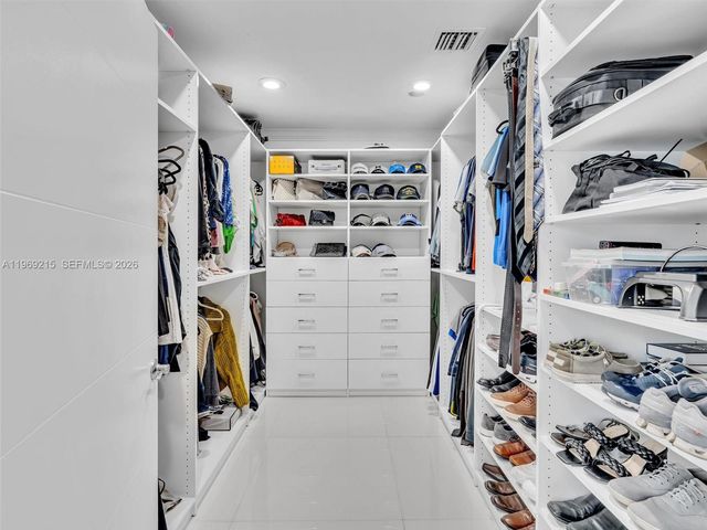 5121 NE 30th Ter, Lighthouse Point, FL 33064