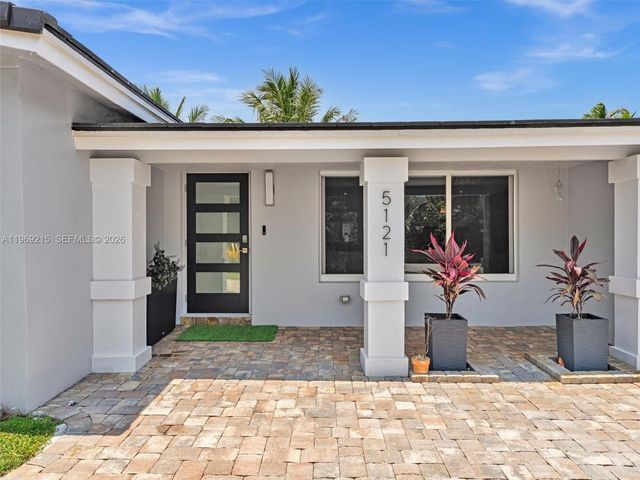 5121 NE 30th Ter, Lighthouse Point, FL 33064