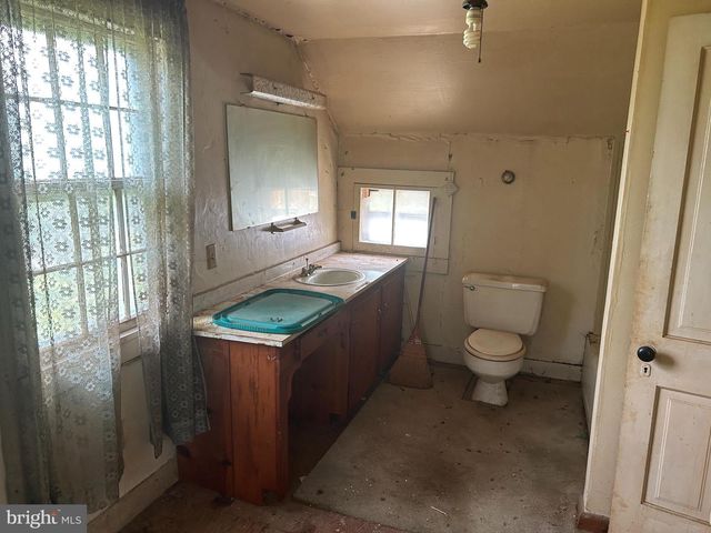 5611 GALESTOWN RD, Seaford, MD 19973