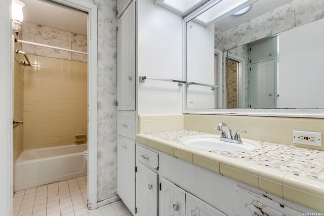 10426 Greenbay, San Antonio, TX 78230