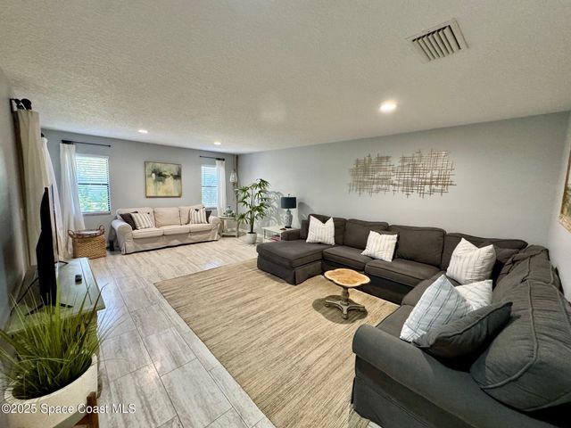 1926 Dipol, Titusville, FL 32780