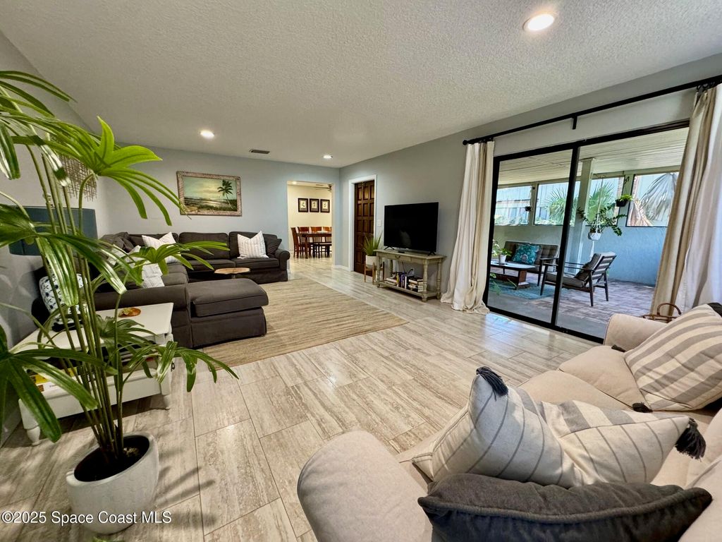 1926 Dipol, Titusville, FL 32780