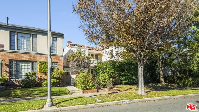 205 S Reeves Drive, Beverly Hills, CA 90212