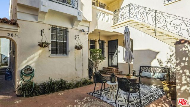 205 S Reeves Drive, Beverly Hills, CA 90212