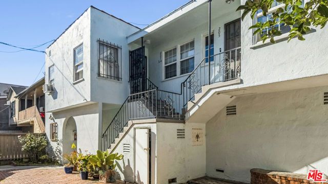 205 S Reeves Drive, Beverly Hills, CA 90212