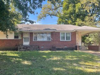 3921 ROYAL OAKS DR, Memphis, TN 38116