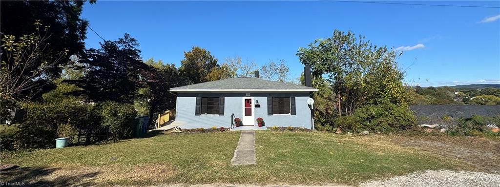 722 Maiden Lane, Mount Airy, NC 27030