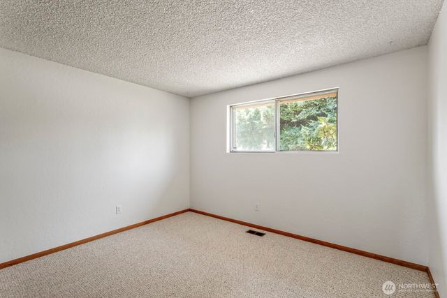 31412 31st Avenue SW, Federal Way, WA 98023