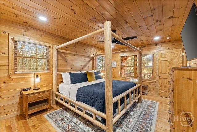 437 Spruce Circle, Mineral Bluff, GA 30559