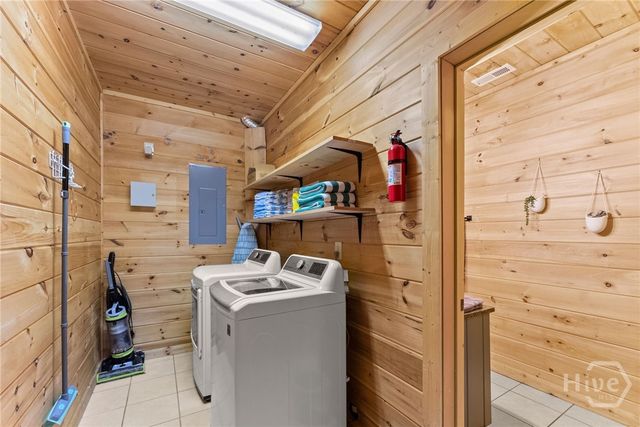 437 Spruce Circle, Mineral Bluff, GA 30559