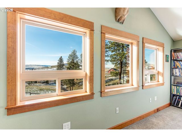 61615 HIGH VALLEY Rd, Union, OR 97883