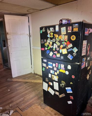 2111 E College Avenue, St Louis, MO 63107