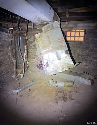 2111 E College Avenue, St Louis, MO 63107