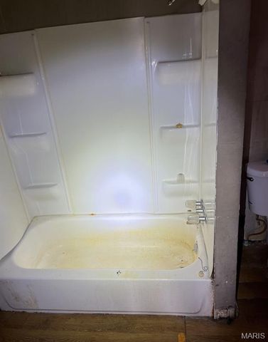 2111 E College Avenue, St Louis, MO 63107